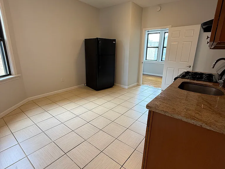 145 Park Ave #5 — Photo 3