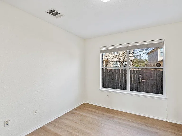 11416 Dog Leg Dr — Photo 20