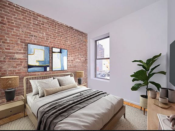 2nd image of 335 W 43rd St #5CC