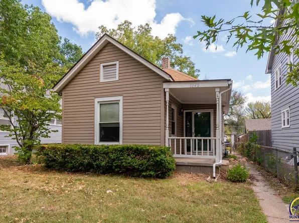 1242 SW Wayne Ave, Topeka, KS 66604