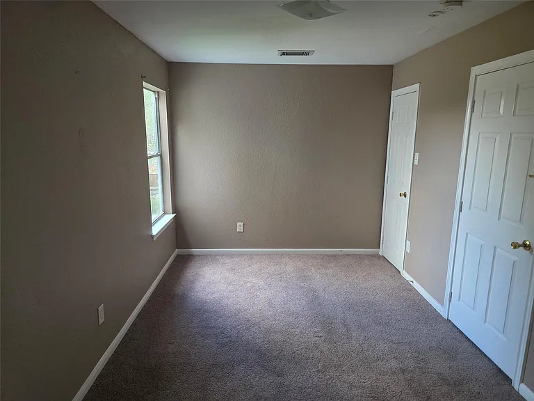 15515 Martineau St — Photo 13