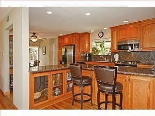 3rd image of 1198 Emerson Ave