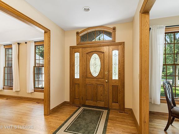 4th image of 285 W Aldridge Ave