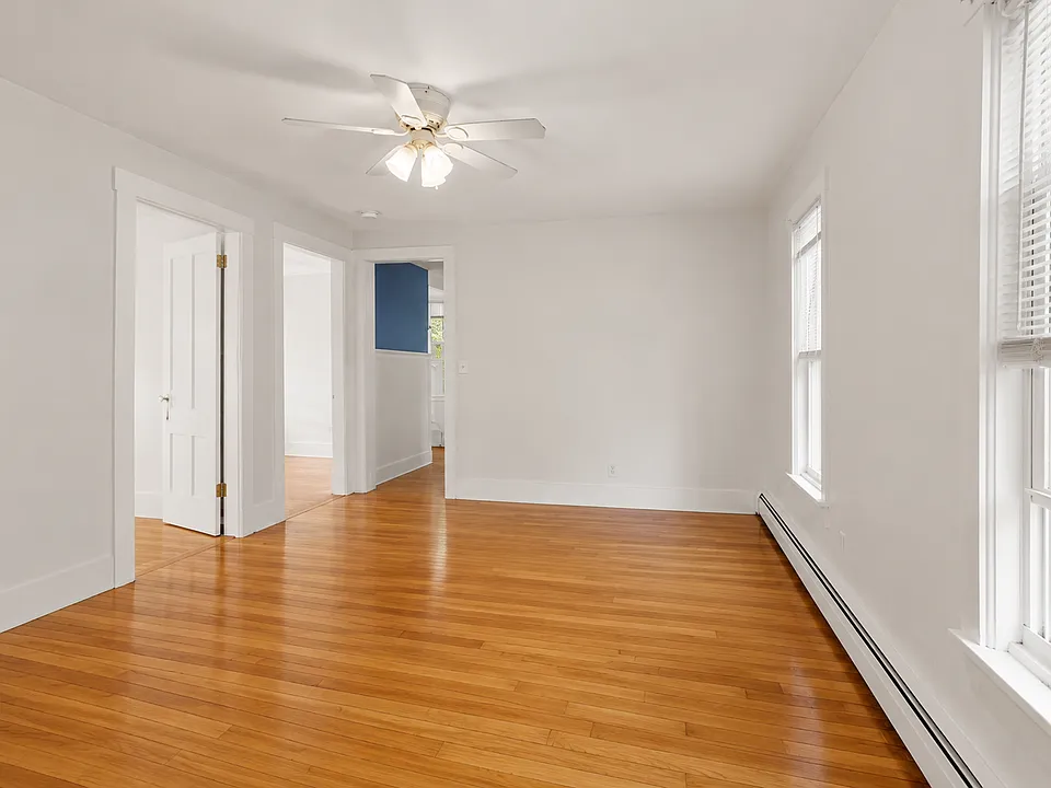 19 Wentworth Ave #2