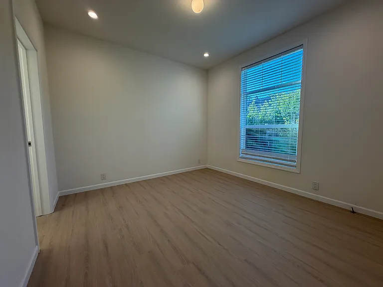 32092 Almaden Blvd — Photo 13