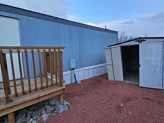 5th image of 172 E Countryside Dr