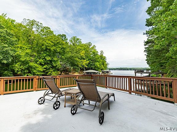 4th image of 104 W Pointe Dr