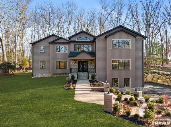 206 Peterson Pl, Ramsey, NJ 07446