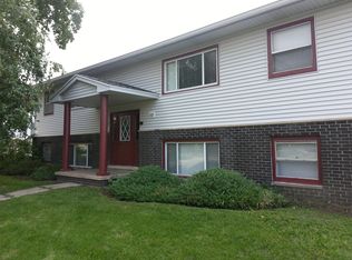 2327 W 4th St APT 2, Cedar Falls, IA 50613