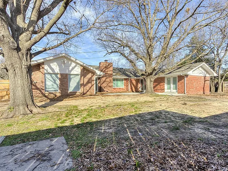 734 McCall Dr — Photo 31