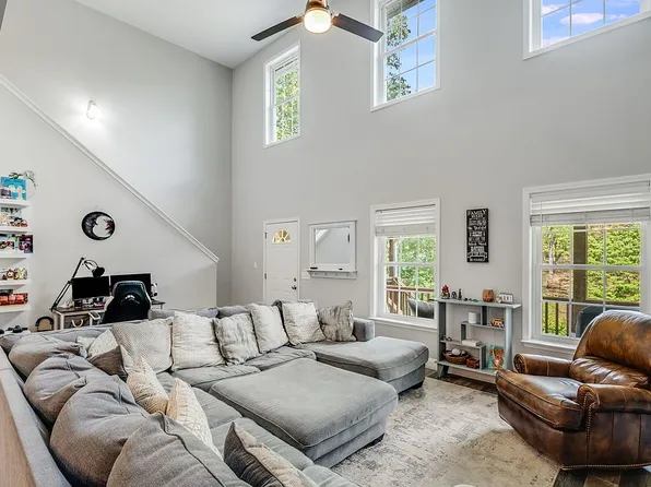 133 Shadow Oak Ln, Clyde, NC 28721