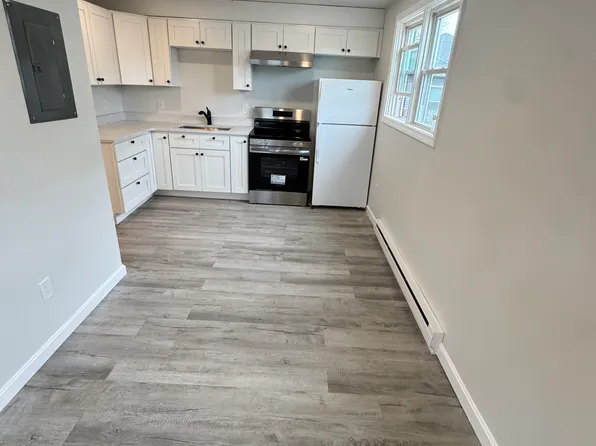 54 Jay St APT 1, North Attleboro, MA 02760