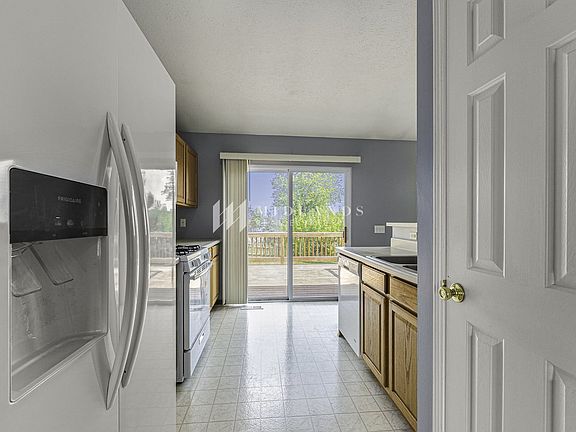 5th image of 2704 Michaela St