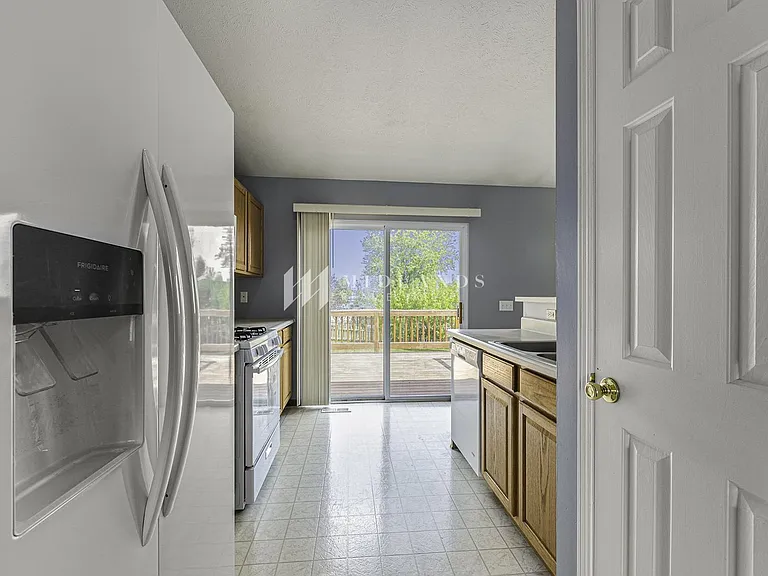 2704 Michaela St — Photo 5