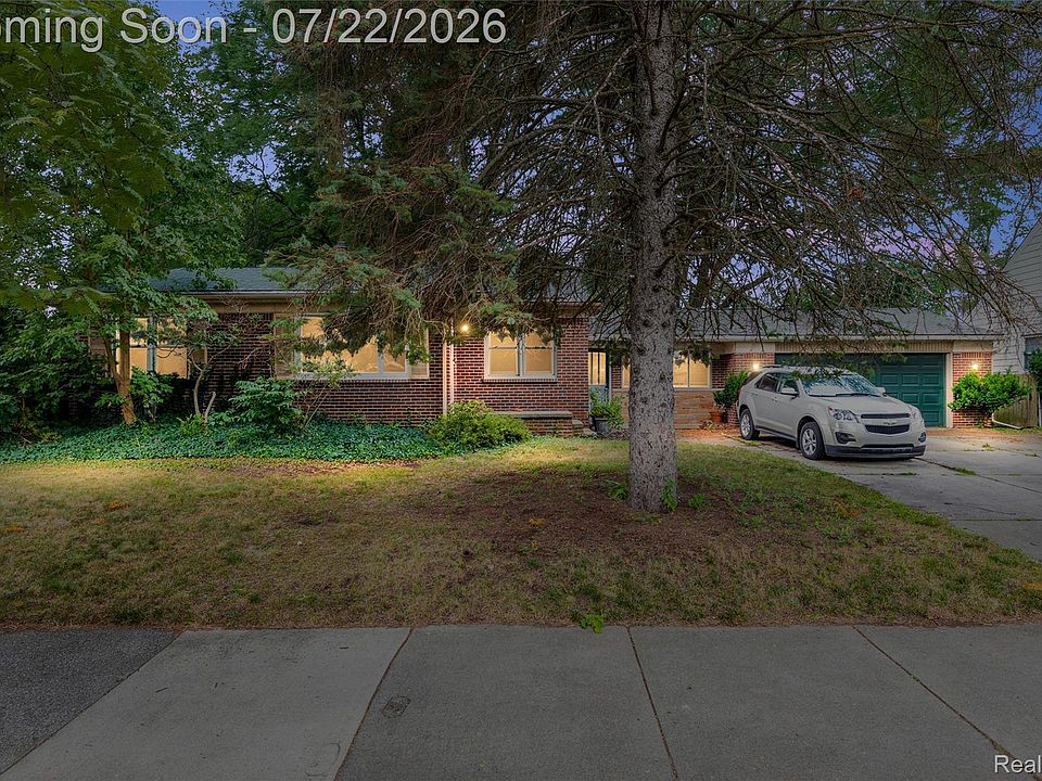 1st image of 1918 E Lincoln Ave