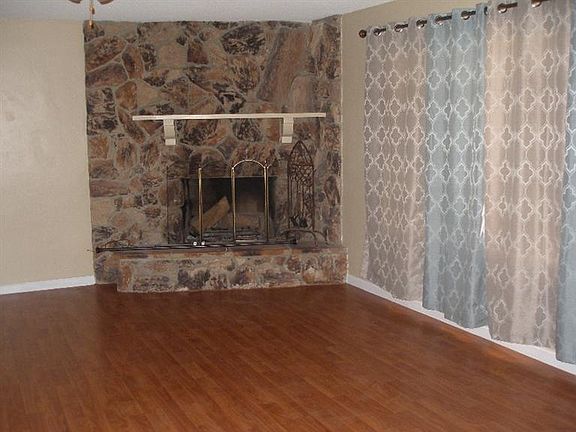 3rd image of 15910 Nassau Dr