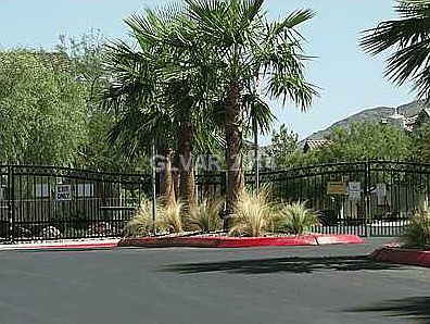 4th image of 637 Monument Point St