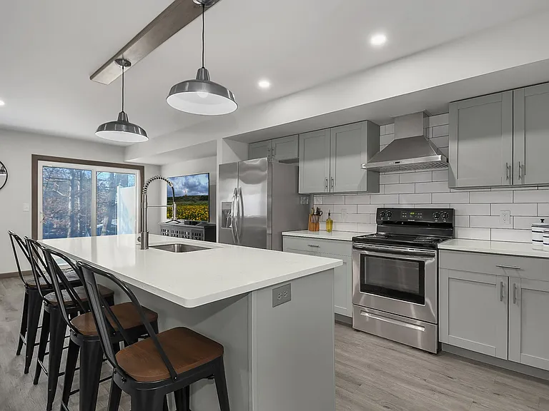 680 Garden Rd #B — Photo 2