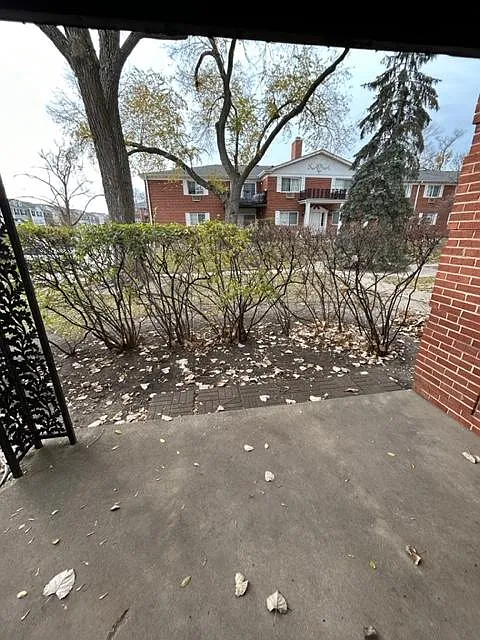1 bed, 992 sqft, $1,950 — Photo 2