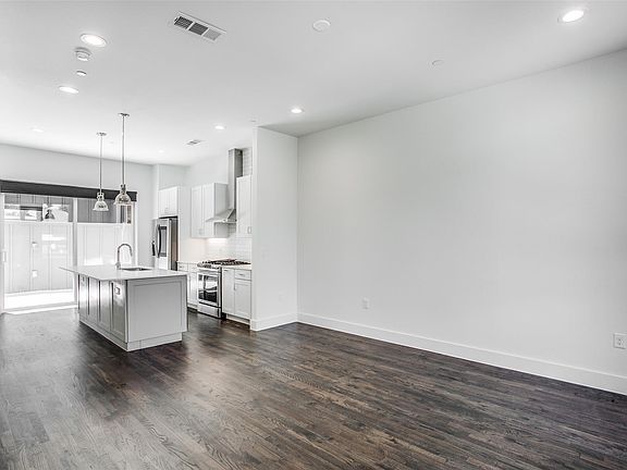 2nd image of 2128 Ashby St #306