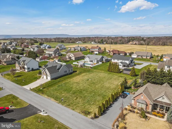 184 Summer Breeze Ln, Chambersburg, PA 17202