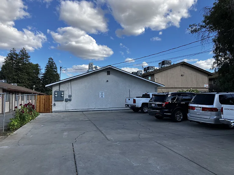 412 N St — Photo 5