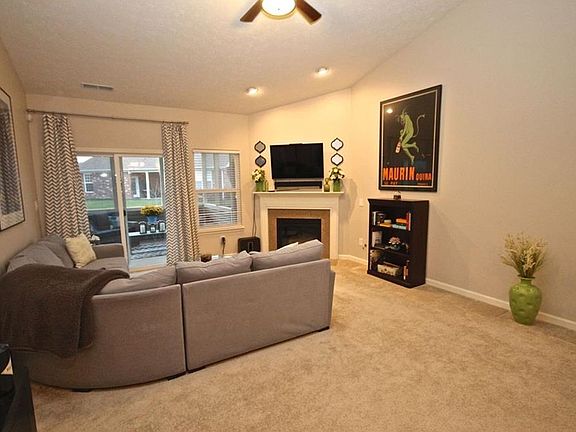 3rd image of 9740 Brook Wood Dr