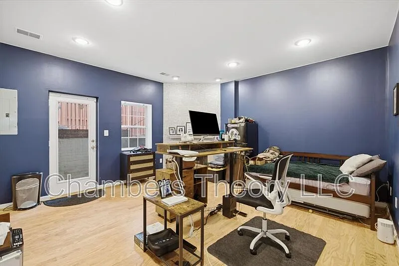 3 bed, 3.0 bath, 1628 sqft, $3,000 — Photo 4