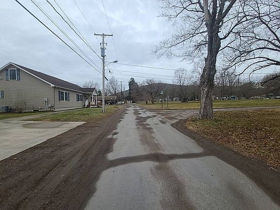 4th image of 91 Greenwood Rd