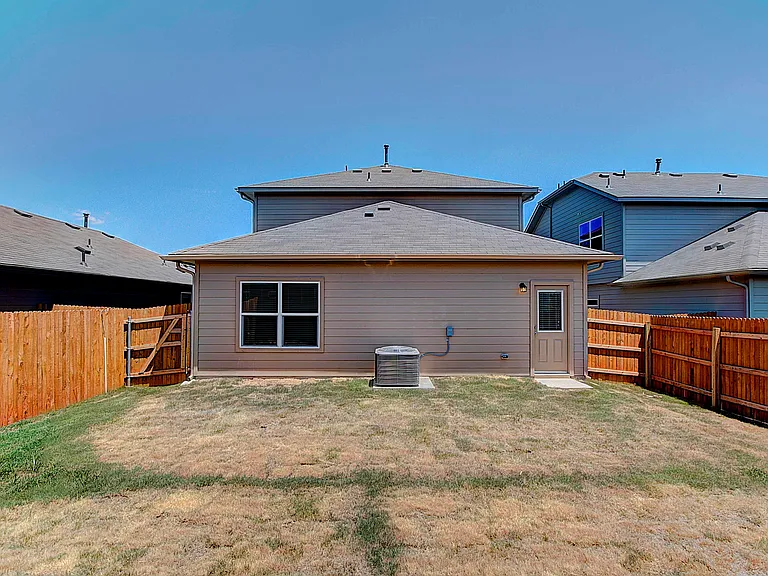 10404 Hatton Ln — Photo 24