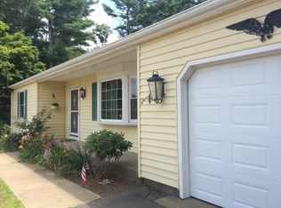 8 Nestles Ln, Acushnet, MA 02743