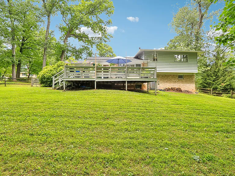 18033 Mill Creek Dr — Photo 7