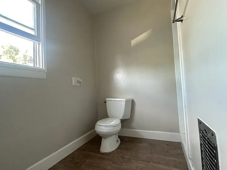 116 S Orange Ave — Photo 12