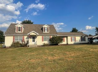 14326 E Persimmon Ave, Effingham, IL 62401