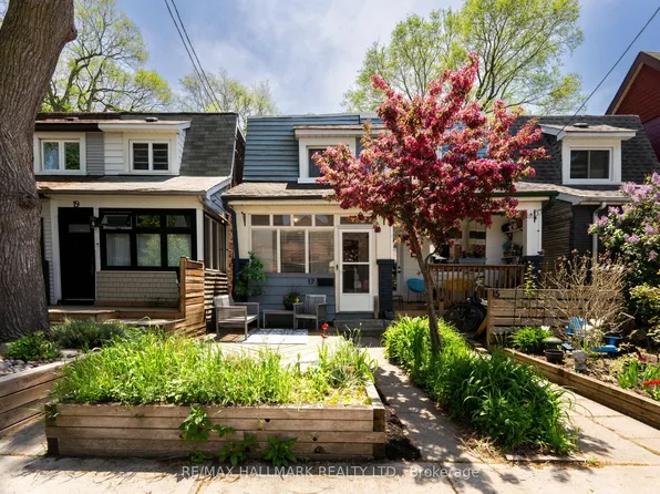 17 Mountalan Ave, Toronto, ON M4J 1H3