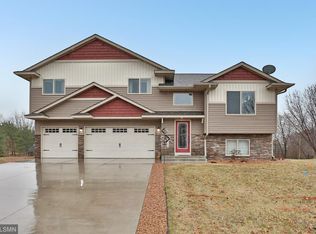 40244 Golden Way, North Branch, MN 55056