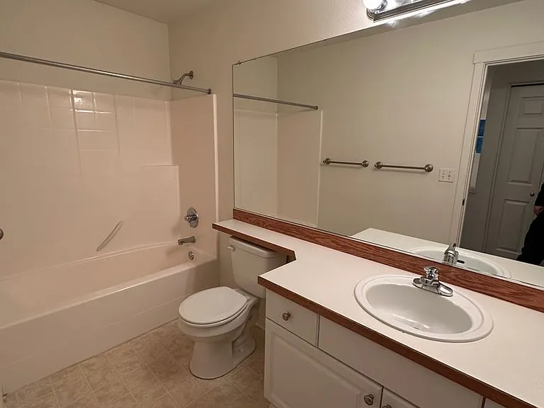 5721 NE Canard Ct — Photo 8