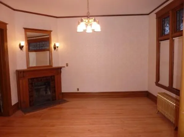 1059 Hague Ave #1, Saint Paul, MN 55104