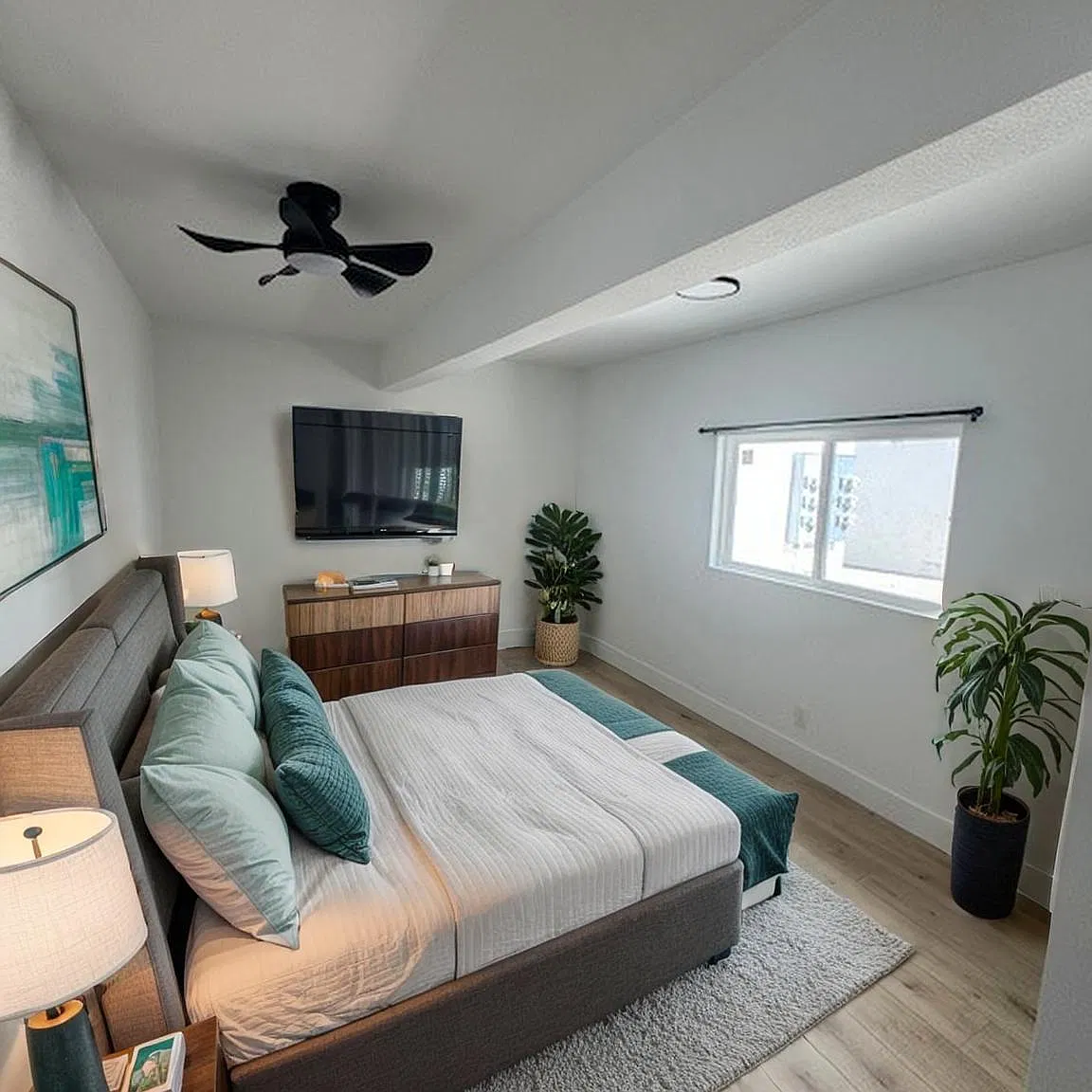 4 bed, 1000 sqft, $3,495 — Photo 4