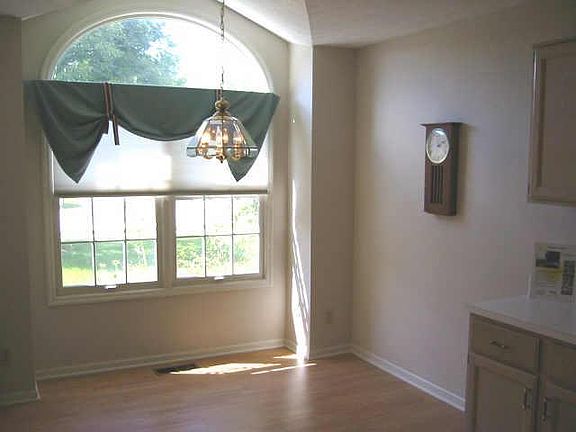 3rd image of 7359 Brackenwood Cir