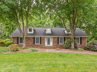 1060 Longreen Dr, Kernersville, NC 27284