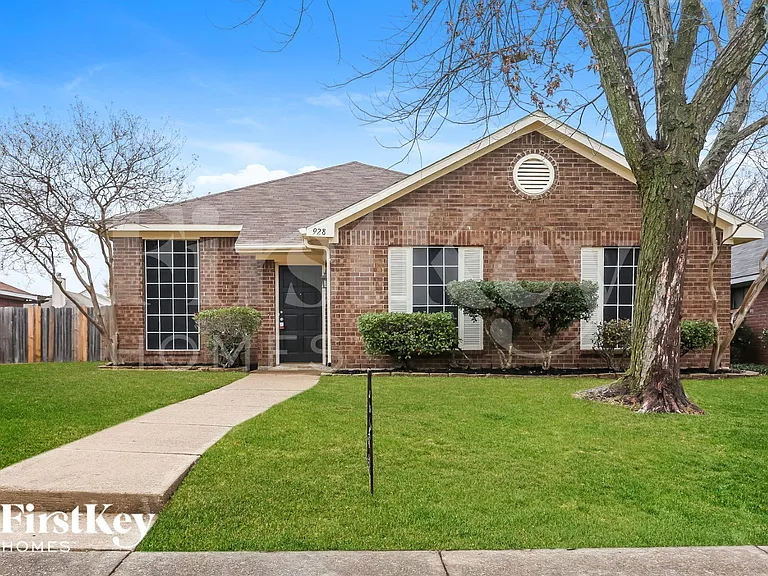 928 Micarta Dr — Photo 1