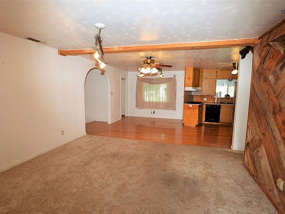 2nd image of 212 Florence St