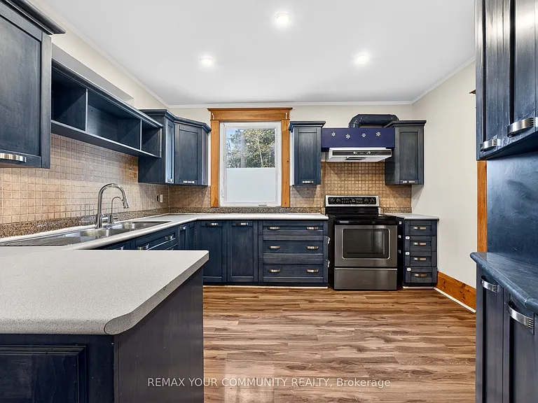 66 Wallace St — Photo 8
