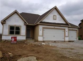 4808 NE 62nd St, Gladstone, MO 64119