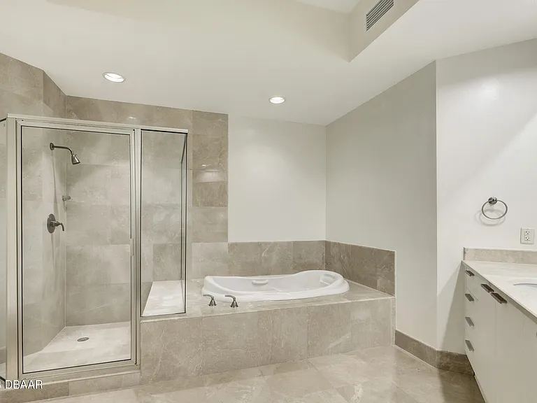 241 Riverside Dr #2509 — Photo 18