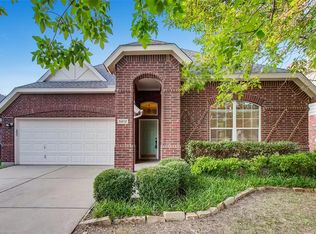 5812 Meadowglen Dr, Argyle, TX 76226