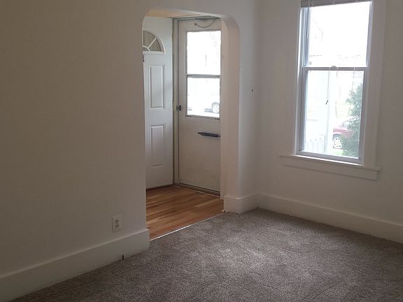 2nd image of 254 Poplar St APT 1