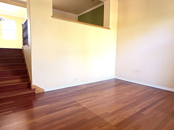 Living Room-High ceiling