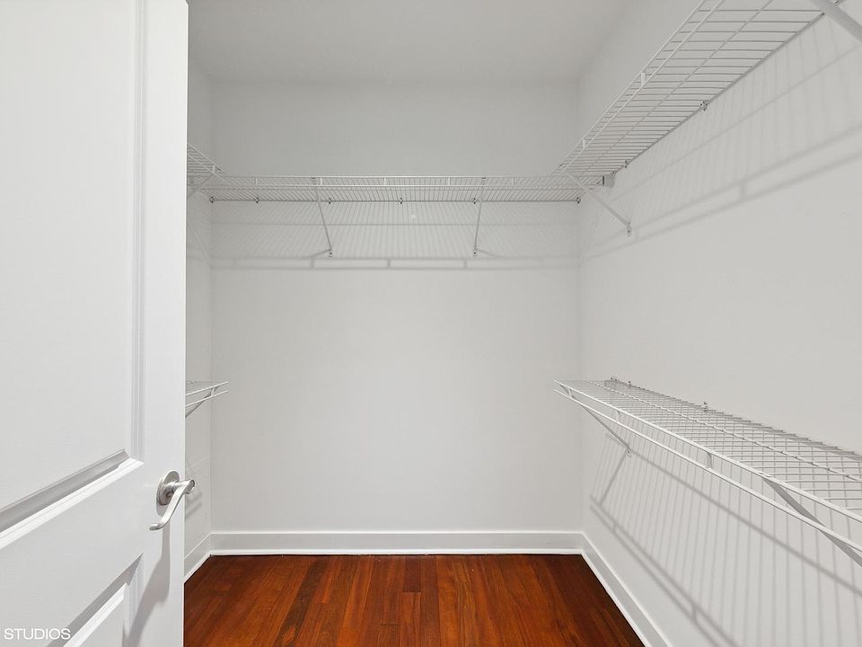 1st image of 825 N Hudson Ave Unit 2B